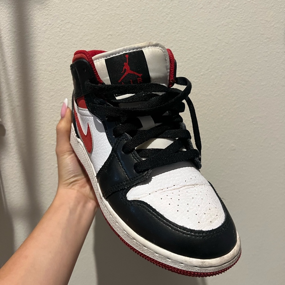 Air Jordan 1 Mid Gym Red Black White